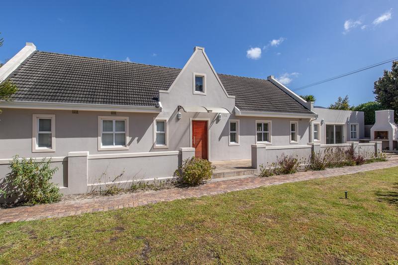 3 Bedroom Property for Sale in Meadowridge Western Cape